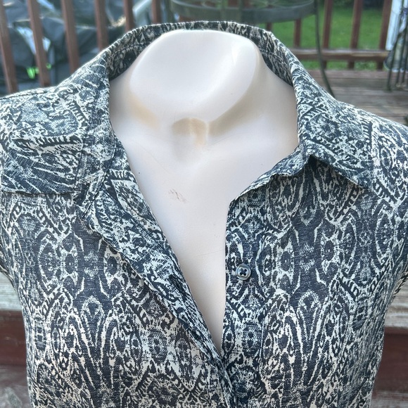 Lola & Sophie Elegant Women's Button Down Shirt- Tie Front- Semi Sheer- Small - Picture 2 of 6